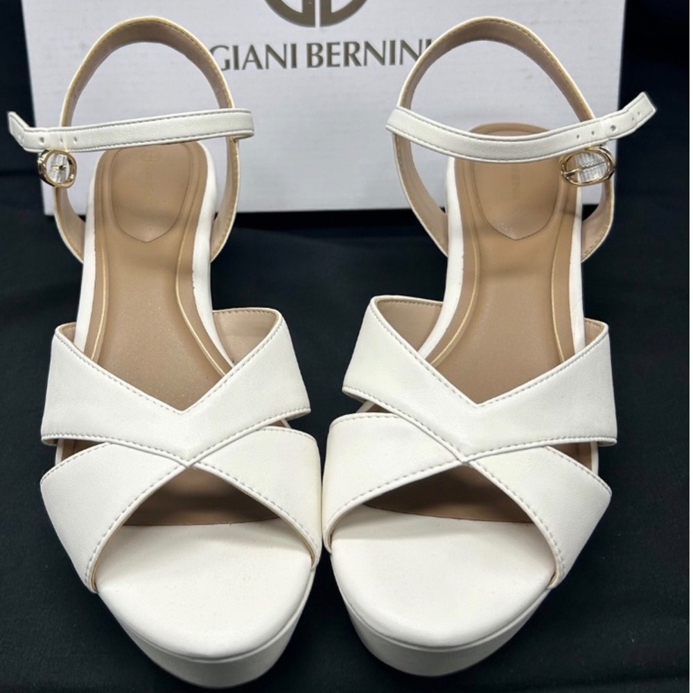 Giani Bernini Jayleen White Linen Platform Wedge Sandals Womens Sz 7.5M NEW - Picture 2 of 12